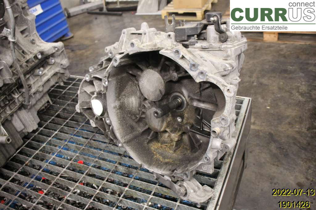 VOLVO V70      05-08 Gearbox (6-speed) 8252153 D5244T5