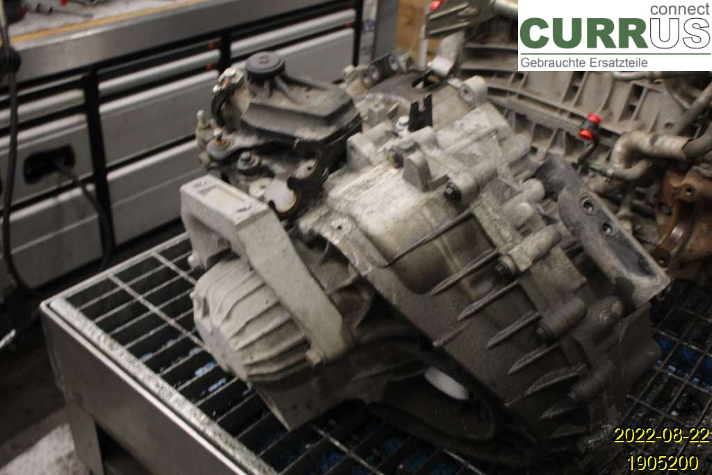 VOLVO V70      08-13 6-Gang-Getriebe 8251965 D5244T5