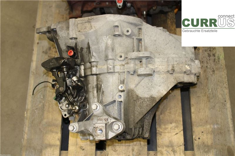 VOLVO V50      08-12 6-Gang-Getriebe 8252231 D4204T
