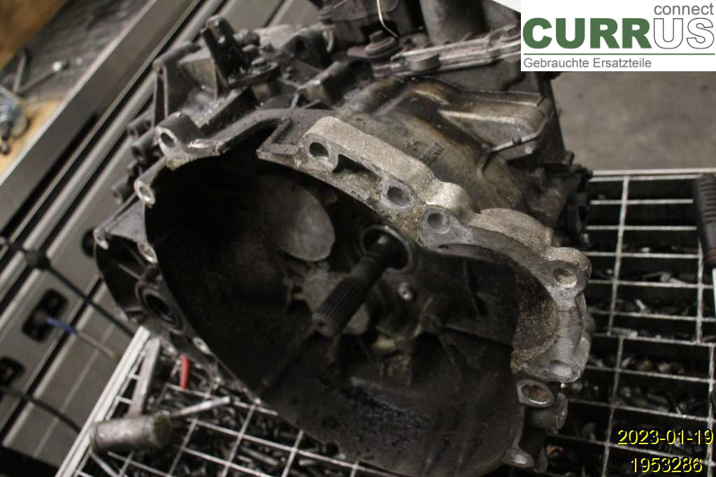VOLVO S60      11-13 Gearbox (6-speed) 36051127 D5244T11