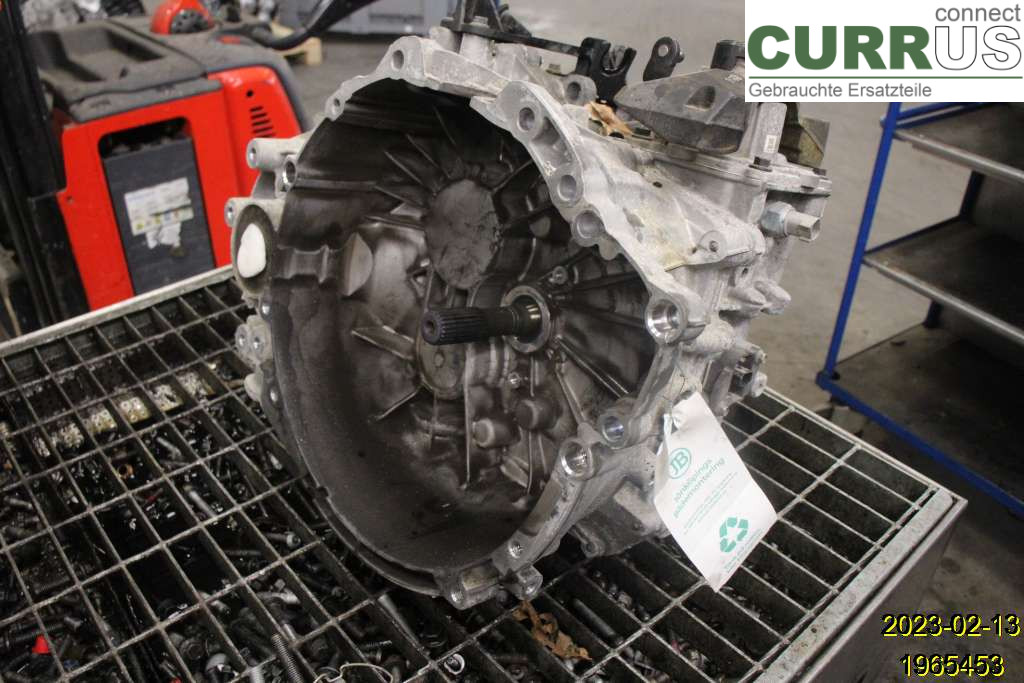 VOLVO V40  12-19 Gearbox (6-speed) 36010296 D4204T8