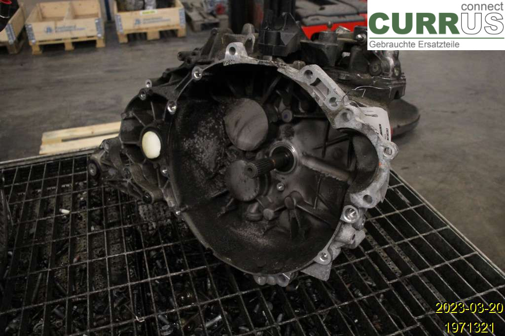 VOLVO V40  12-19 6-Gang-Getriebe 36001737 D5204T4