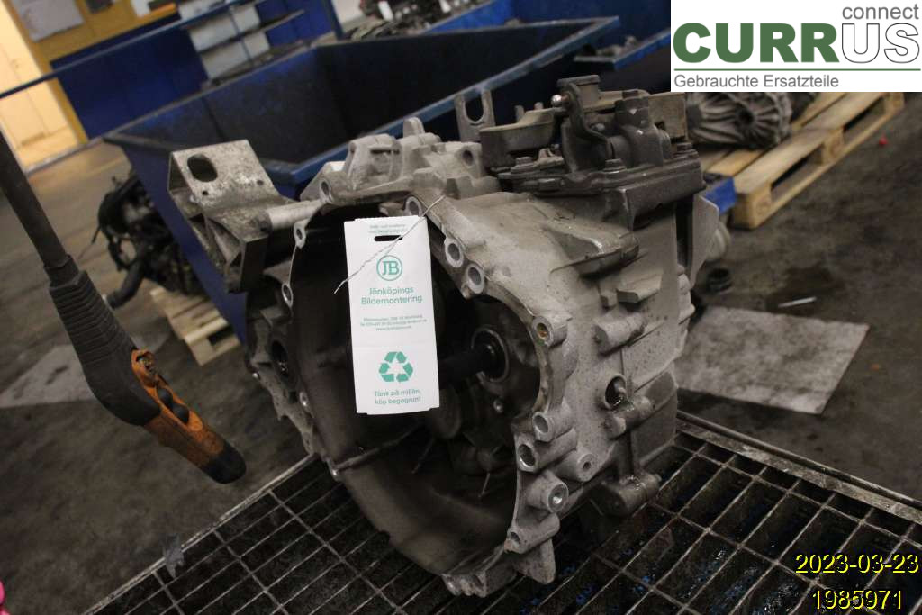 VOLVO V70      05-08 Gearbox (6-speed) 8252141 B5244T5