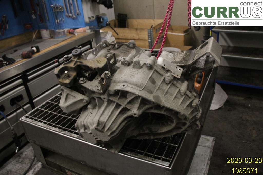 VOLVO V70      05-08 Gearbox (6-speed) 8252141 B5244T5