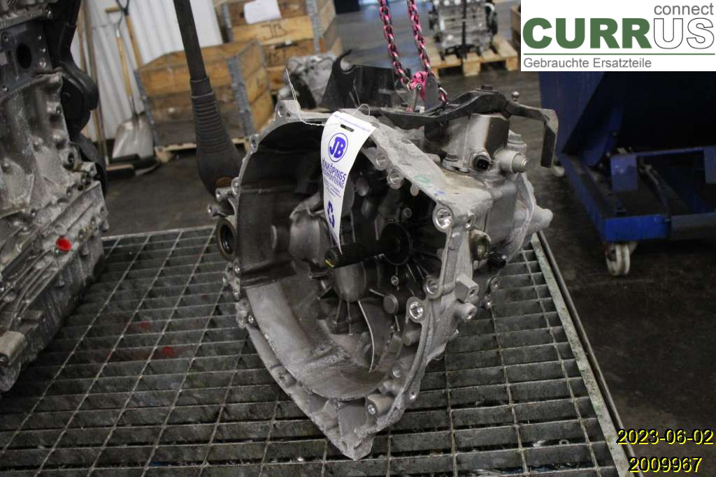 VOLVO V40  CROSS COUNTRY 13-19 Gearbox (6-speed) 36012695 B4204T37