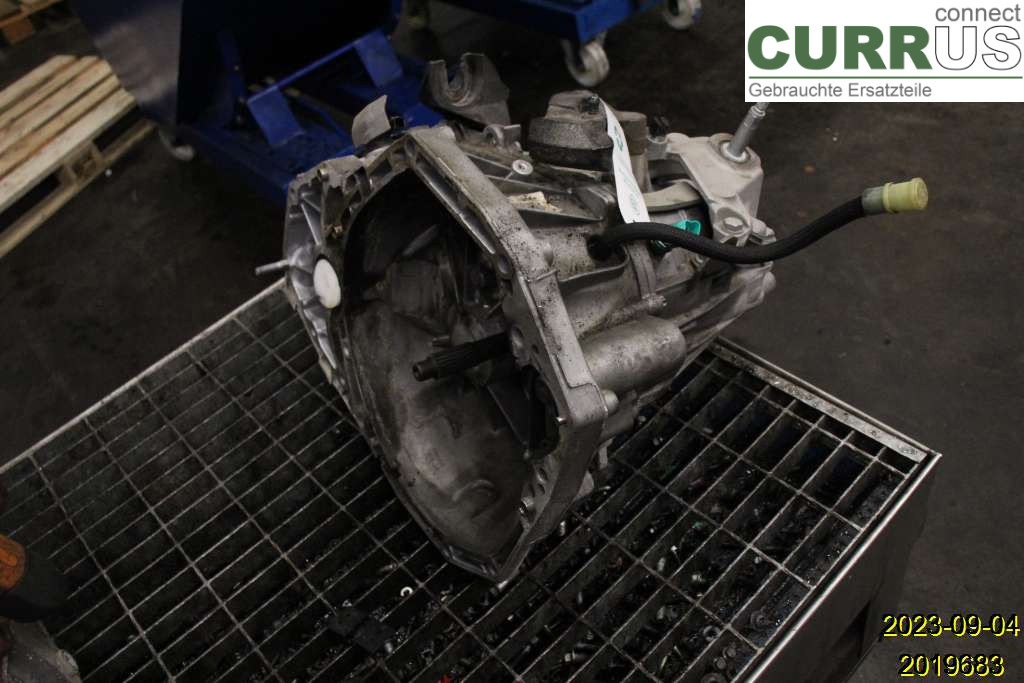DACIA DUSTER  10-17 Gearbox (6-speed) 8201365769 K9K-658
