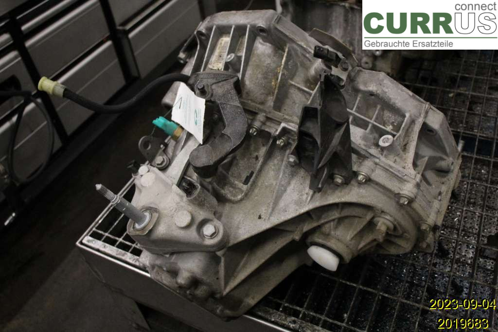 DACIA DUSTER  10-17 Gearbox (6-speed) 8201365769 K9K-658