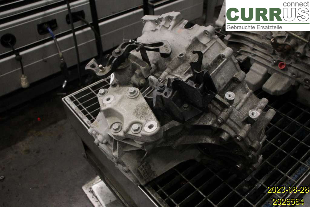 VOLVO V40  CROSS COUNTRY 13-19 Gearbox (6-speed) 36003285 D4204T8