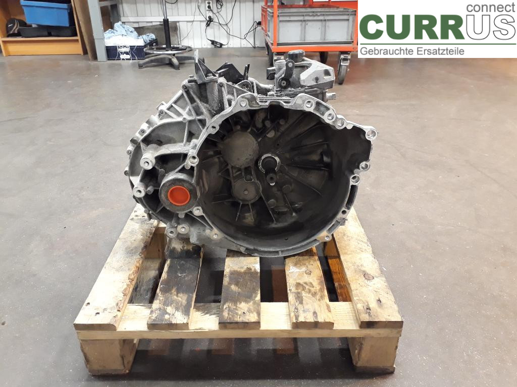 VOLVO V60  14-18 Gearbox (6-speed) 36010330 D4204T5