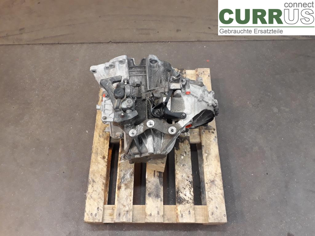 VOLVO V60  14-18 Gearbox (6-speed) 36010330 D4204T5