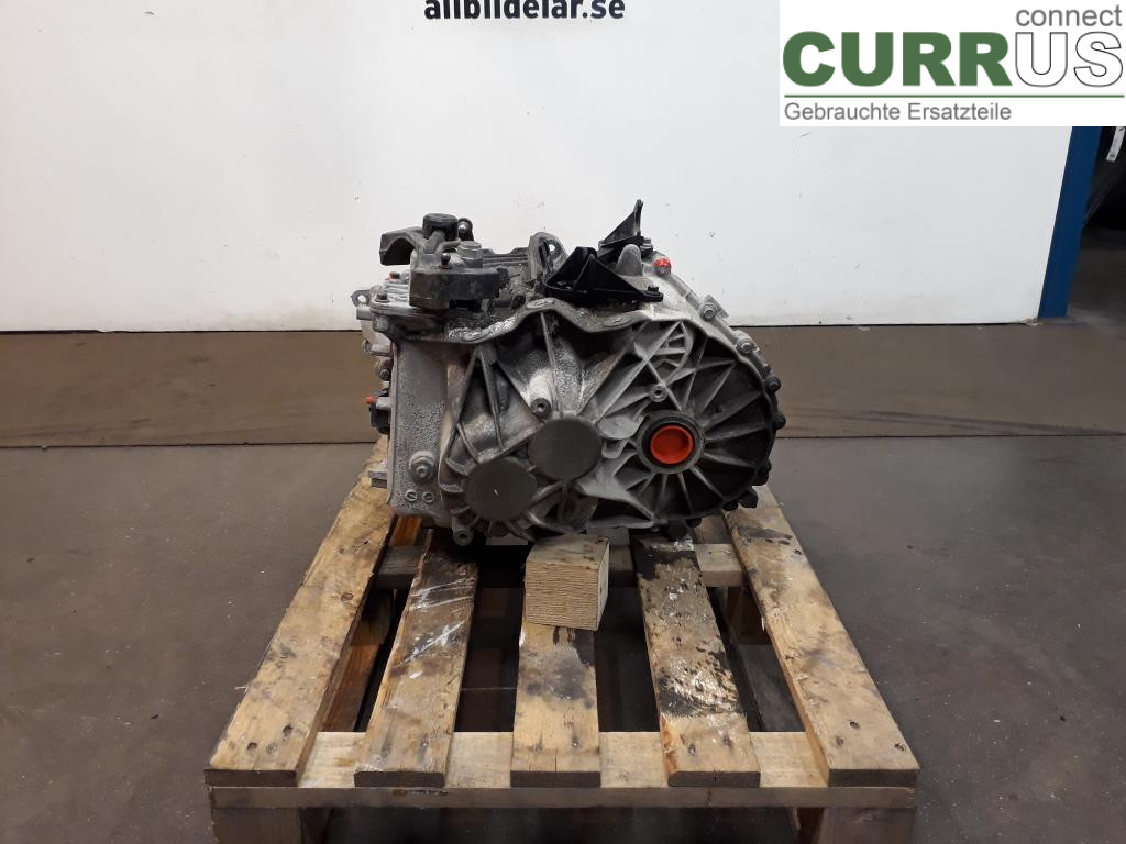 VOLVO V60  14-18 Gearbox (6-speed) 36010330 D4204T5