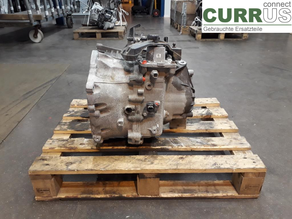 VOLVO V60  14-18 Gearbox (6-speed) 36010330 D4204T5