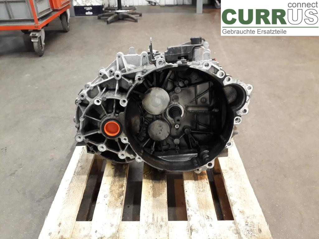 VOLVO V60  11-13 Gearbox (6-speed) 36000614 D5204T7