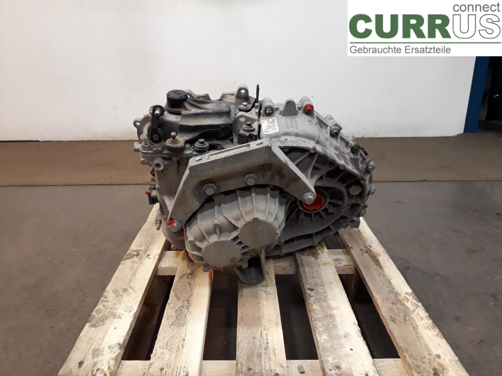 VOLVO V60  11-13 Gearbox (6-speed) 36000614 D5204T7