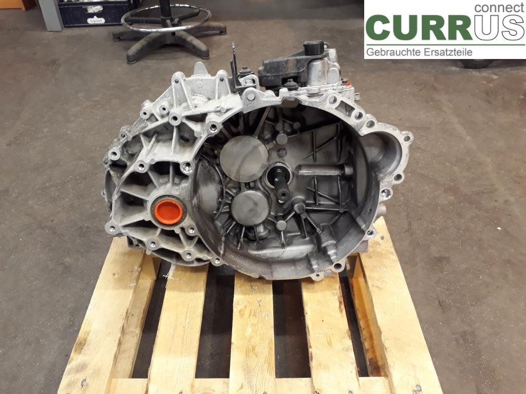 VOLVO V70      08-13 Gearbox (6-speed) 36001863 D5204T2