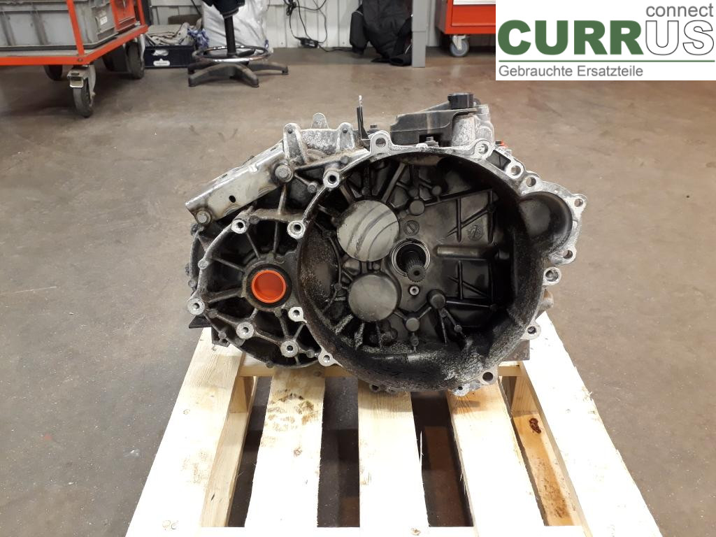 VOLVO V70    14-16 Gearbox (6-speed) 36000614 D5204T3
