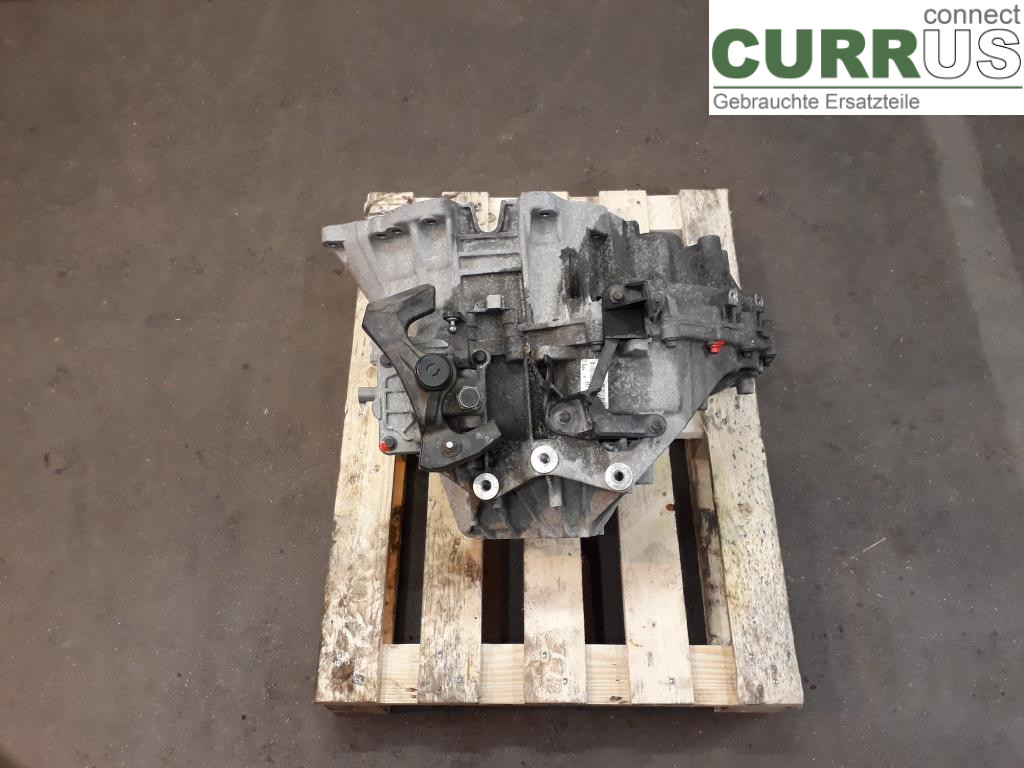 VOLVO V70    14-16 Gearbox (6-speed) 36010330 D4204T5