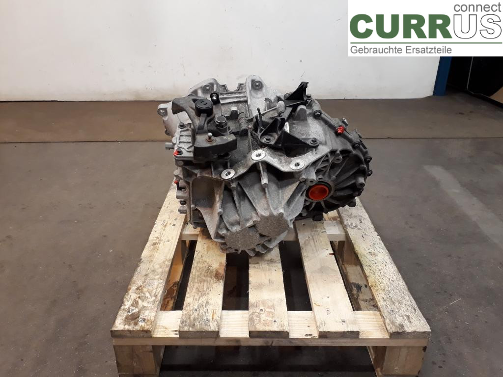VOLVO V70    14-16 Gearbox (6-speed) 36010330 D4204T5