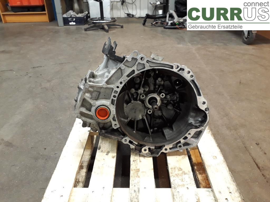 TOYOTA VERSO        09-  6-Gang-Getriebe 30300-0F050 2ZR-FAE