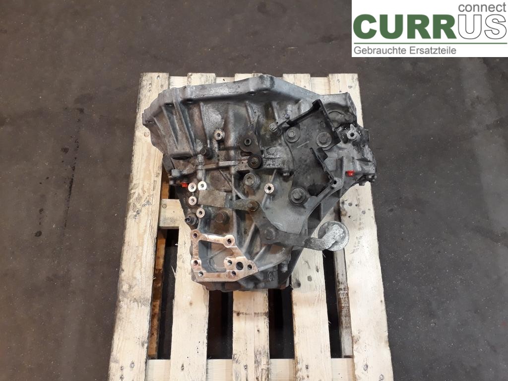 TOYOTA VERSO        09-  6-Gang-Getriebe 30300-0F050 2ZR-FAE