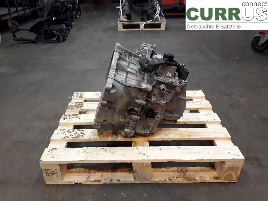 VOLVO V40  12-19 Gearbox (6-speed) 36010298 B4204T38