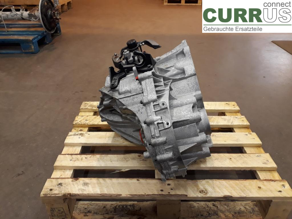 VOLVO V60  14-18 Gearbox (6-speed) 36010332 B4204T37