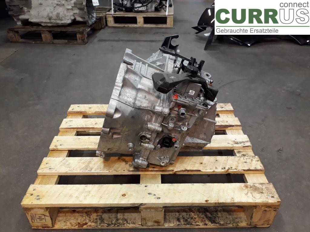VOLVO V60  14-18 Gearbox (6-speed) 36010332 B4204T37