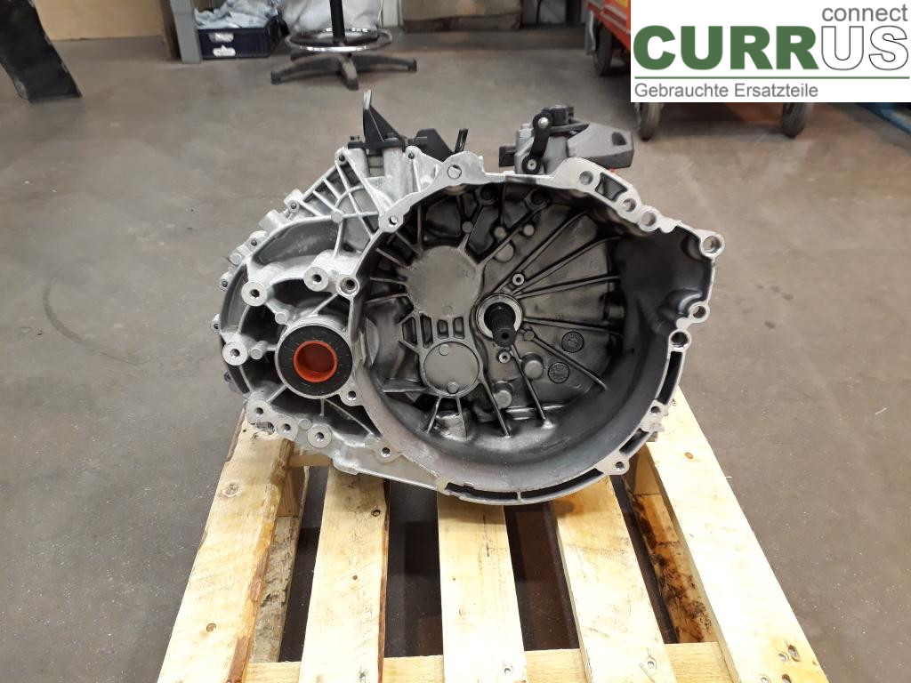 VOLVO V60  14-18 Gearbox (6-speed) 36010332 B4204T37