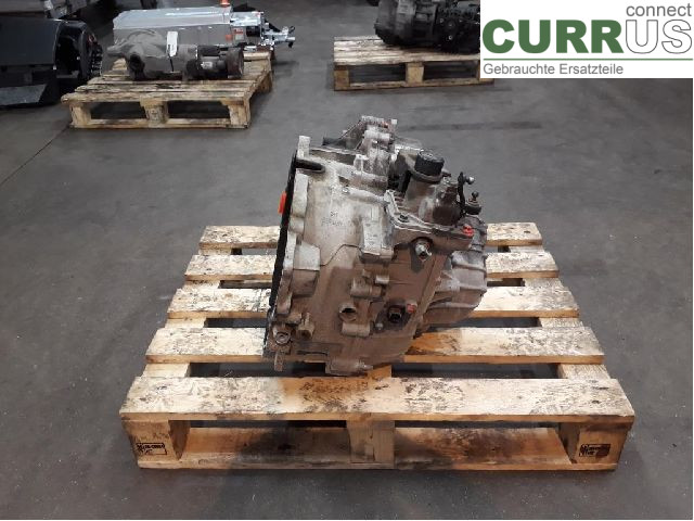 VOLVO V60  11-13 Skrzynia 6-biegowa 36001863 D5204T3