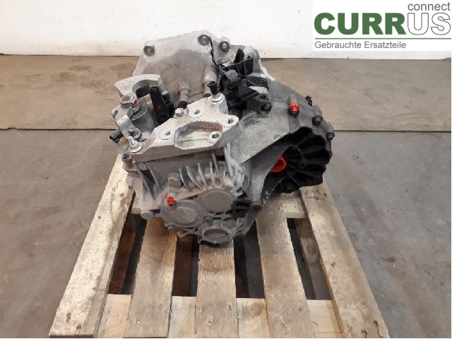 VOLVO V60  14-18 Gearbox (6-speed) 36051127 D4162T