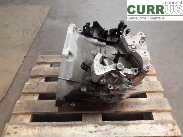 VOLVO V60  14-18 Gearbox (6-speed) 36051127 D4162T