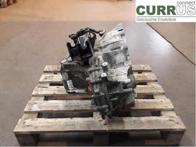 VOLVO V40  CROSS COUNTRY 13-19 Gearbox (6-speed) 36003285 D4204T9