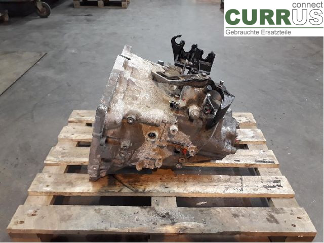 VOLVO V40  CROSS COUNTRY 13-19 Gearbox (6-speed) 36003285 D4204T9