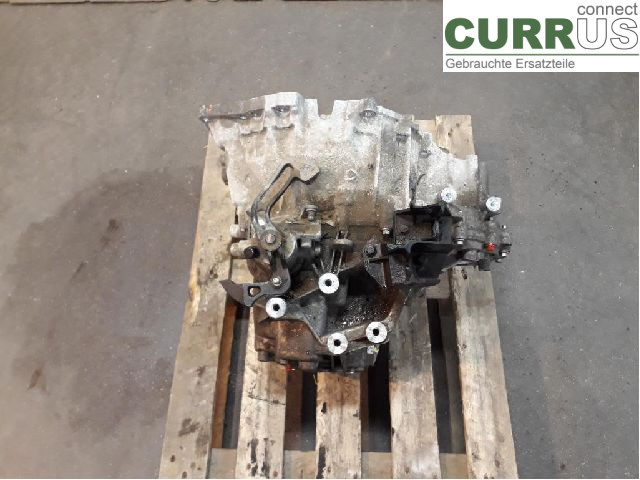 VOLVO V40  CROSS COUNTRY 13-19 Gearbox (6-speed) 36003285 D4204T9