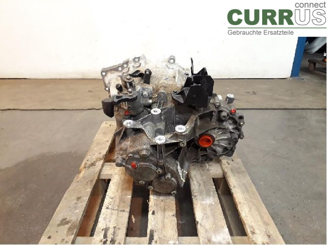 VOLVO V40  CROSS COUNTRY 13-19 Gearbox (6-speed) 36003285 D4204T9