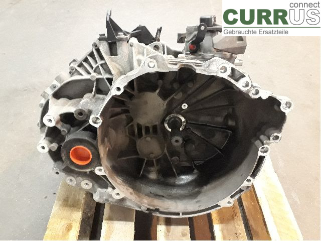 VOLVO V60  14-18 Gearbox (6-speed) 36010330 D4204T14