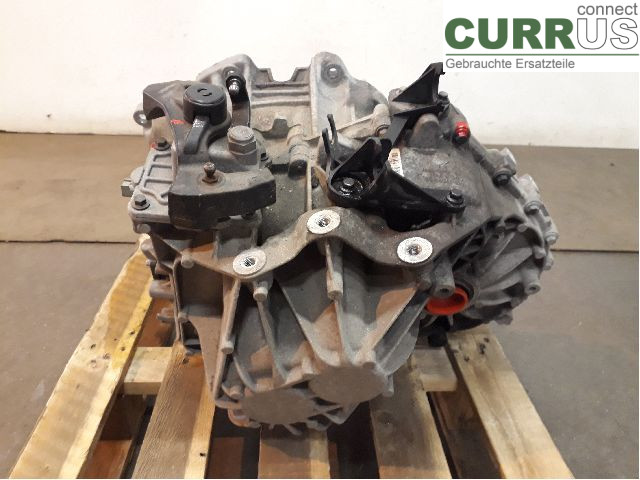 VOLVO V60  14-18 Gearbox (6-speed) 36010330 D4204T14
