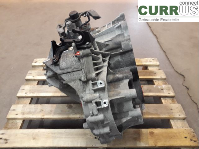 VOLVO V60  14-18 Gearbox (6-speed) 36010330 D4204T14