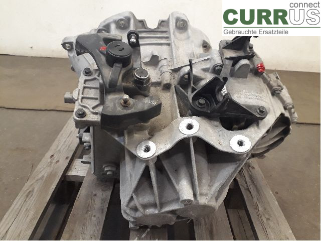VOLVO V40  12-19 Gearbox (6-speed) 36010296 D4204T8