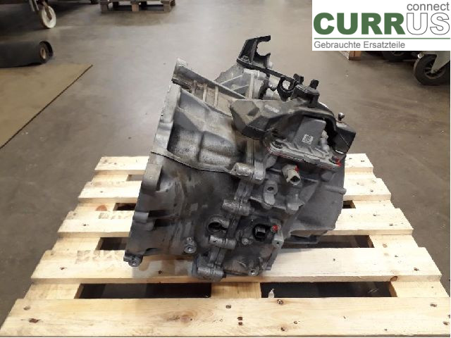 VOLVO V70    14-16 Gearbox (6-speed) 36010330 D4204T5