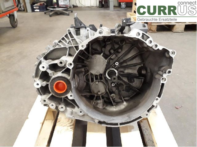 VOLVO V70    14-16 Gearbox (6-speed) 36010330 D4204T5