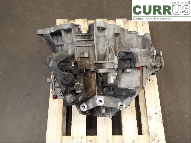 VOLVO V70    14-16 Gearbox (6-speed) 36010330 D4204T5
