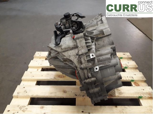 VOLVO V70    14-16 Gearbox (6-speed) 36010330 D4204T5
