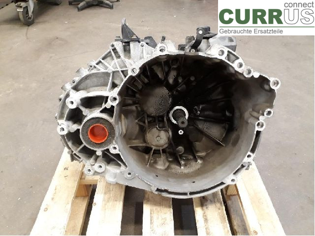 VOLVO V70    14-16 Gearbox (6-speed) 36010330 D4204T5