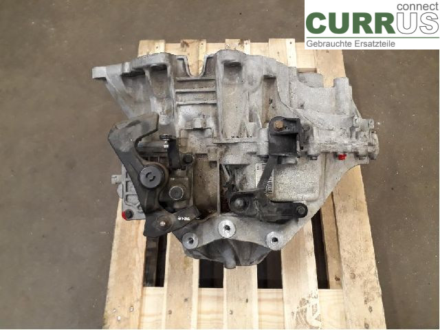 VOLVO V70    14-16 Gearbox (6-speed) 36010330 D4204T5