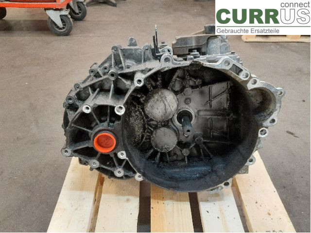 VOLVO S60      11-13 Skrzynia 6-biegowa 36001863 D5204T3