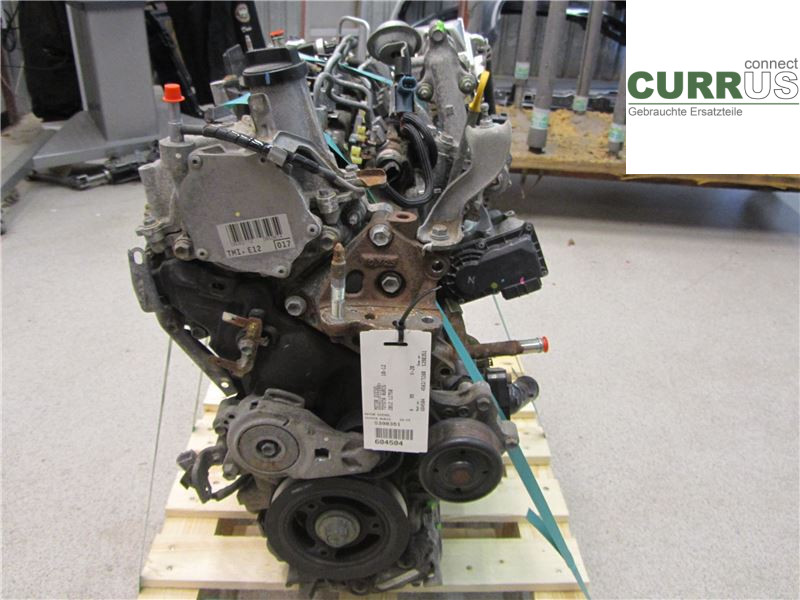 TOYOTA AURIS    10-12 Silnik 1900033332 1ND-TV