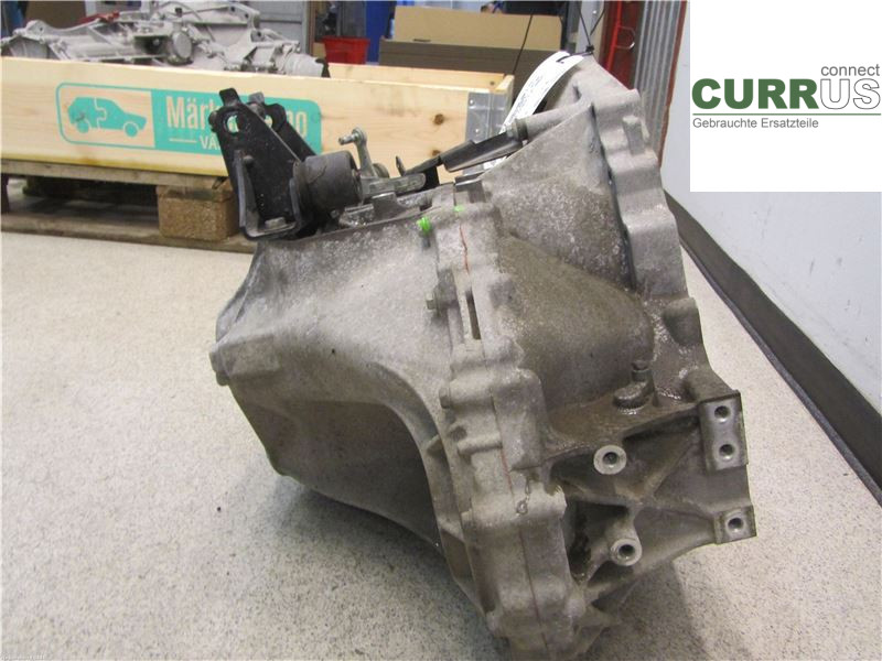 TOYOTA AURIS    07-09 Skrzynia 6-biegowa 3030012B20 2,2L 