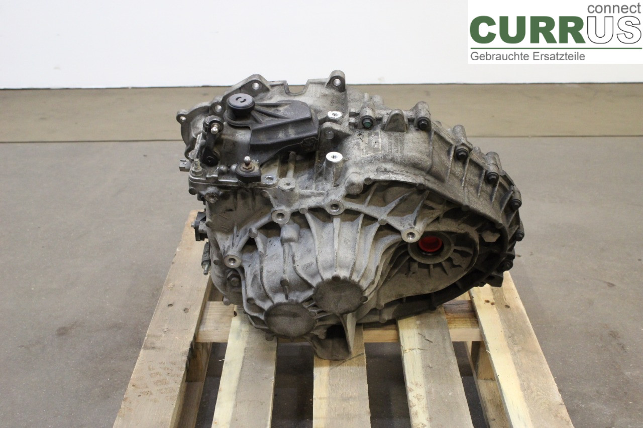 VOLVO V70    14-16 Gearbox (6-speed) 36000614 D5204T7