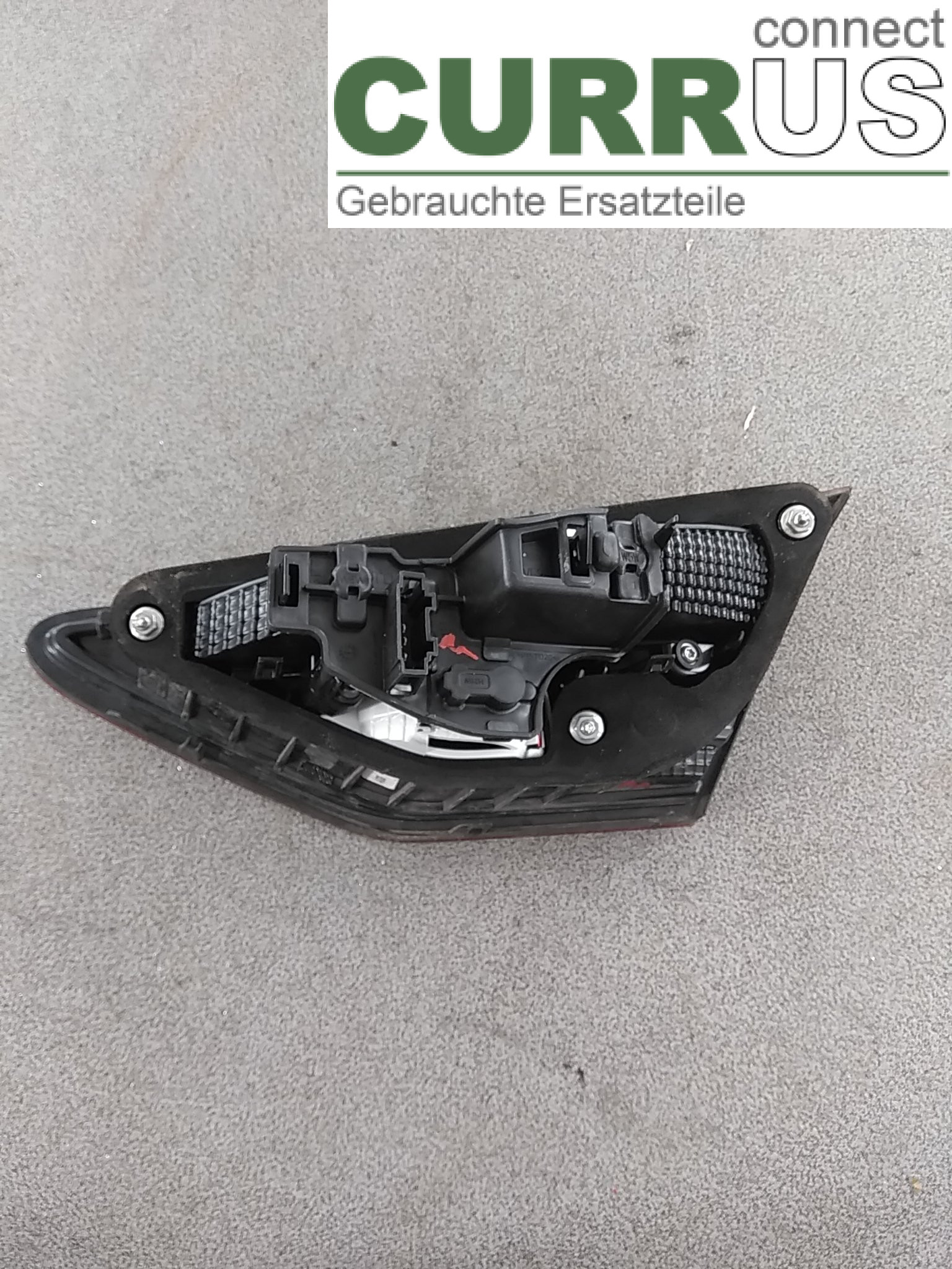  car-part-types.wing_mirror_switch  VI